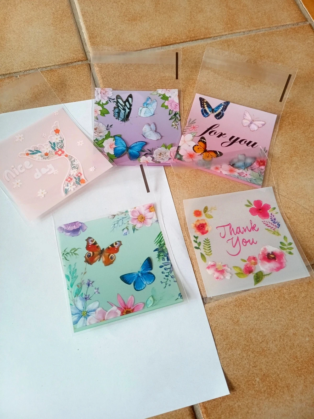 Brincos pendentes de pavão em contas miyuki delica violeta e preto – photo 8